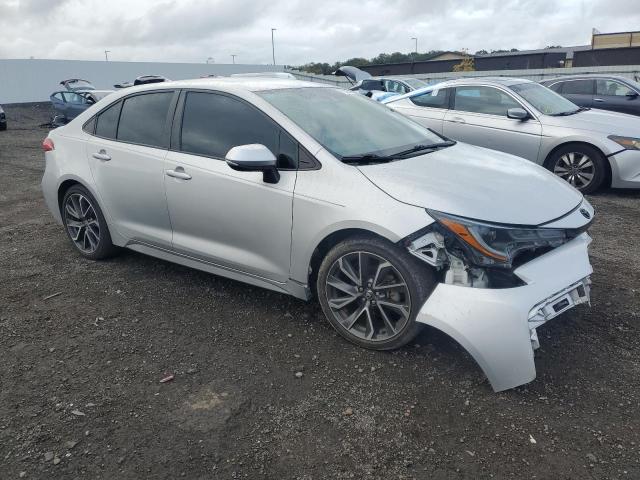 5YFS4RCE3LP036378 - 2020 TOYOTA COROLLA SE 银色 照片 4