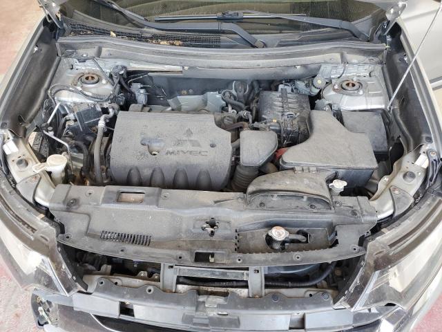 JA4AD3A34JZ016437 - 2018 MITSUBISHI OUTLANDER SE 银色 照片 12
