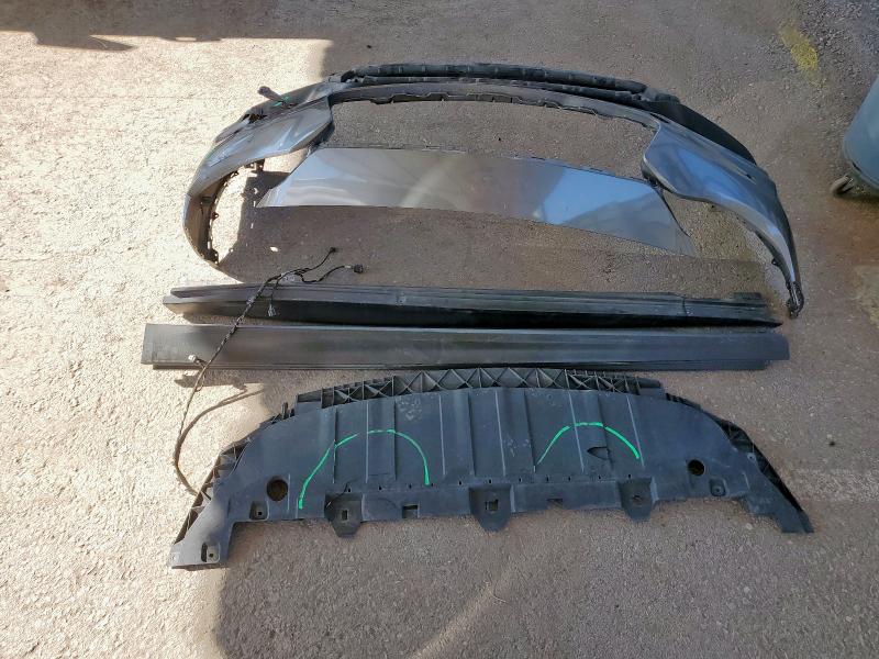 SJKCH5CR5HA018896 - 2017 INFINITI QX30 BASE 银色 照片 12