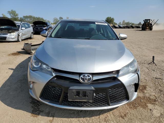 4T1BF1FK1HU335970 - 2017 TOYOTA CAMRY LE 银色 照片 5