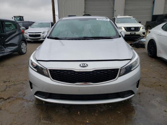 3KPFL4A72HE081140 - 2017 KIA FORTE LX SILVER photo 5