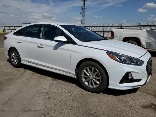 5NPE24AF2JH700634 - 2018 HYUNDAI SONATA SE WHITE photo 4