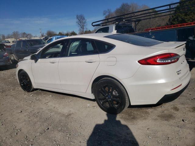 3FA6P0HD4KR228816 - 2019 FORD FUSION SE WHITE photo 2