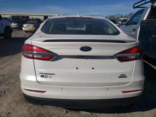 3FA6P0HD4KR228816 - 2019 FORD FUSION SE WHITE photo 6