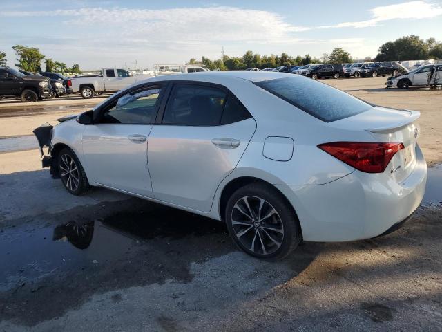 5YFBURHE2JP827331 - 2018 TOYOTA COROLLA L WHITE photo 2