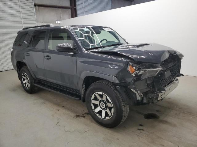 JTEPU5JR5R6285264 - 2024 TOYOTA 4RUNNER SR5/SR5 PREMIUM ნაცრისფერი ფოტო 4