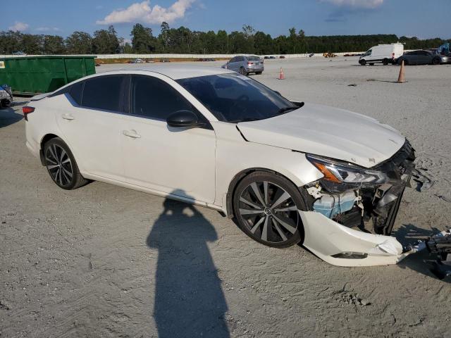 1N4BL4CV6KN328162 - 2019 NISSAN ALTIMA SR WHITE photo 4