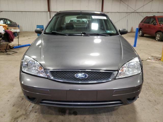 1FAHP34N47W162071 - 2007 FORD FOCUS ZX4 GRAY photo 5