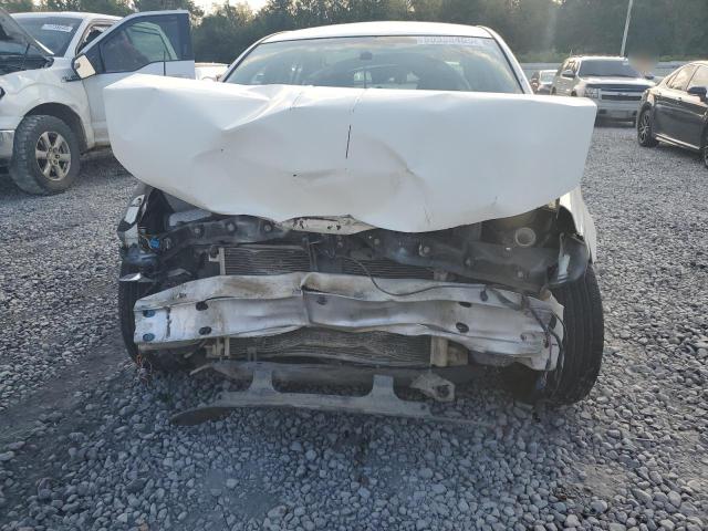 1G8AJ55F17Z137881 - 2007 SATURN ION LEVEL 2 WHITE photo 5