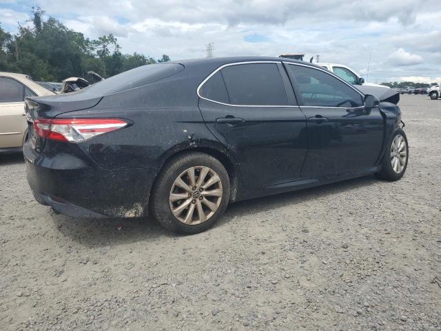 4T1B11HK2JU103928 - 2018 TOYOTA CAMRY L BLACK photo 3
