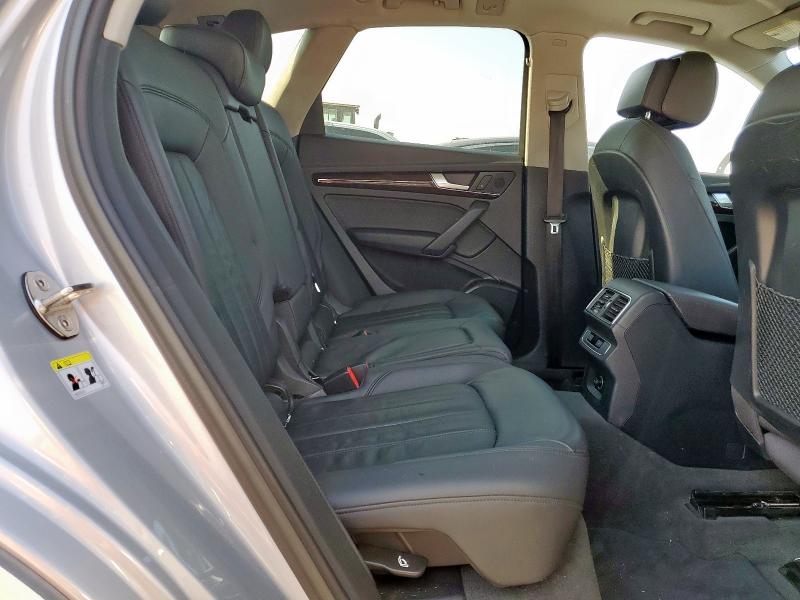 WA1ANAFY1J2018872 - 2018 AUDI Q5 PREMIUM SILVER photo 11