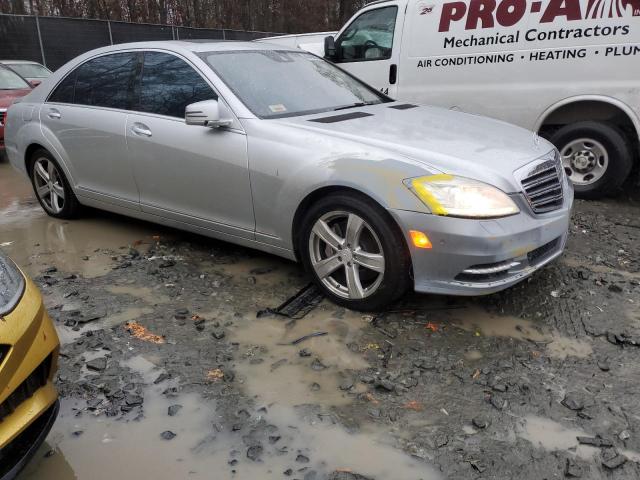 WDDNG8GB0BA370293 - 2011 MERCEDES-BENZ S 550 4MATIC SILVER photo 4