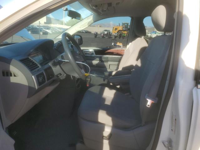 2A4RR5D18AR212899 - 2010 CHRYSLER TOWN & COU TOURING WHITE photo 7