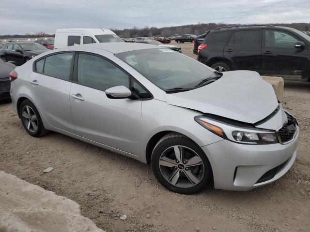 3KPFL4A78JE230608 - 2018 KIA FORTE LX SILVER photo 4