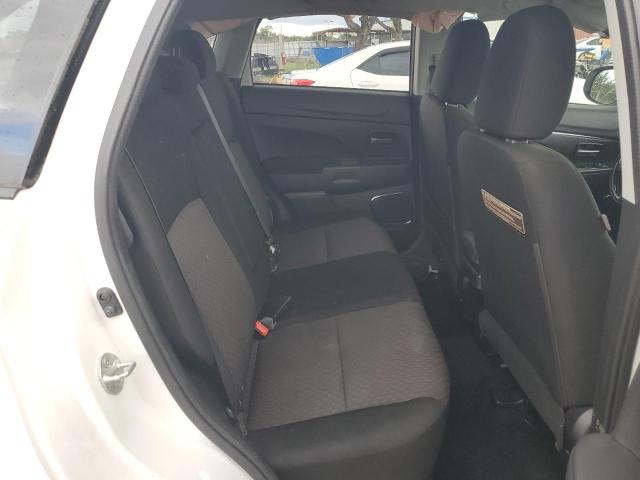 JA4AP3AU3JZ024092 - 2018 MITSUBISHI OUTLANDER SPORT ES თეთრი ფოტო 11