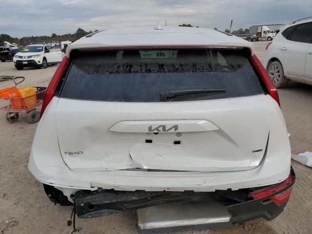 KNDCP3LE8P5118148 - 2023 KIA NIRO LX WHITE photo 6