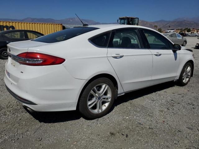 3FA6P0H79JR180982 - 2018 FORD FUSION SE WHITE photo 3