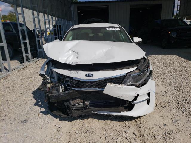 5XXGT4L34JG196236 - 2018 KIA OPTIMA LX WHITE photo 5