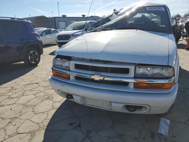 1GNCT18W0YK220944 - 2000 CHEVROLET BLAZER WHITE photo 5