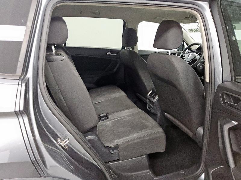 3VV1B7AX8KM149714 - 2019 VOLKSWAGEN TIGUAN S Grau Foto 11