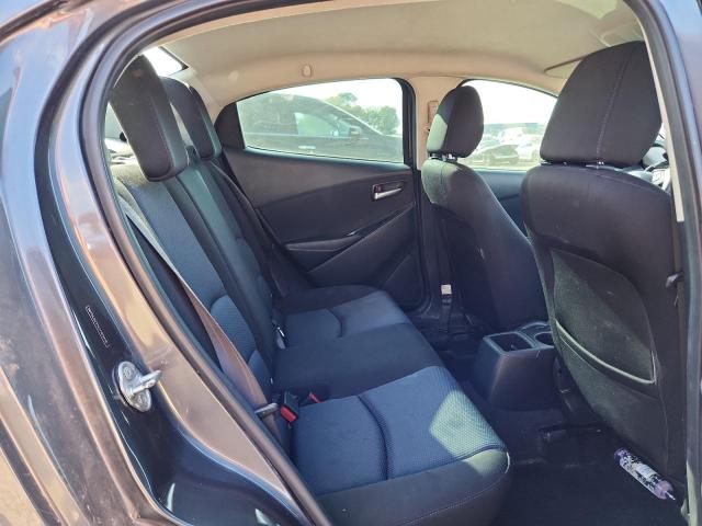 3MYDLBZV5GY125435 - 2016 TOYOTA SCION IA GRAY photo 10