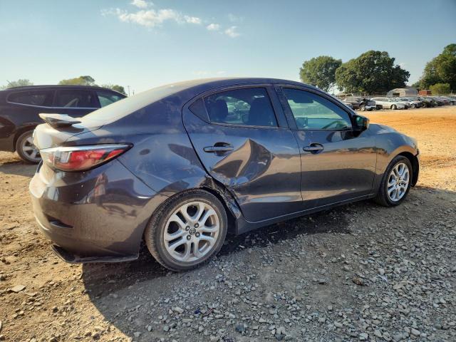 3MYDLBZV5GY125435 - 2016 TOYOTA SCION IA GRAY photo 3