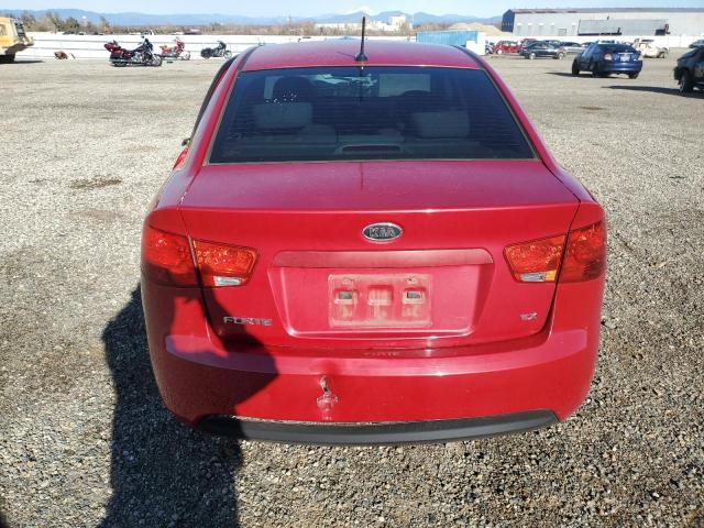 KNAFU4A23D5736913 - 2013 KIA FORTE EX RED photo 6