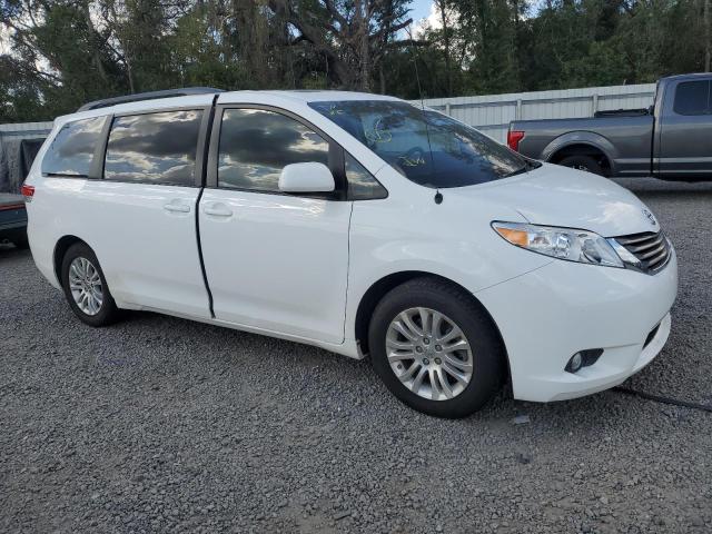 5TDYK3DC9CS278464 - 2012 TOYOTA SIENNA XLE WHITE photo 4