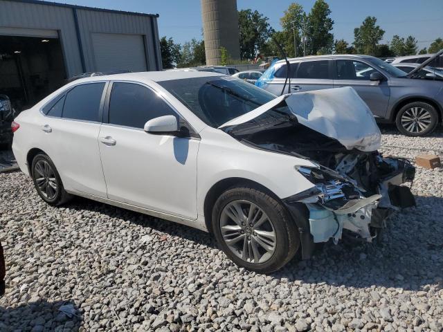 4T1BF1FK1GU231395 - 2016 TOYOTA CAMRY LE WHITE photo 4