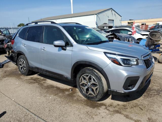 JF2SKEJC9MH546703 - 2021 SUBARU FORESTER TOURING GRAY photo 4