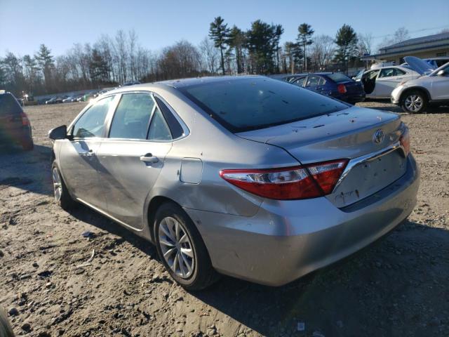 4T4BF1FKXFR484834 - 2015 TOYOTA CAMRY LE SILVER photo 2