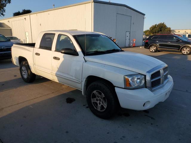 1D7HE48N56S605551 - 2006 DODGE DAKOTA QUAD SLT WHITE photo 4