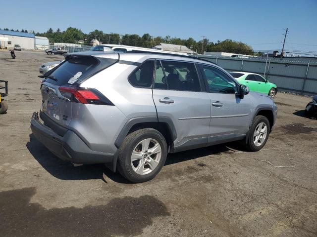 2T3P1RFV9MC229685 - 2021 TOYOTA RAV4 XLE SILVER photo 3