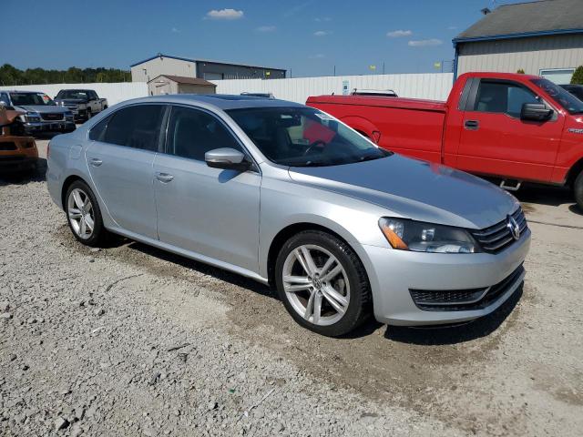 1VWBT7A36EC043004 - 2014 VOLKSWAGEN PASSAT SE 银色 照片 4