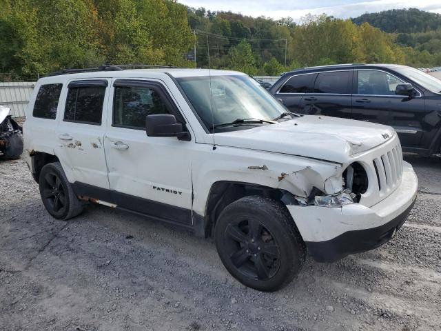 1C4NJRBBXFD394047 - 2015 JEEP PATRIOT SPORT WHITE photo 4