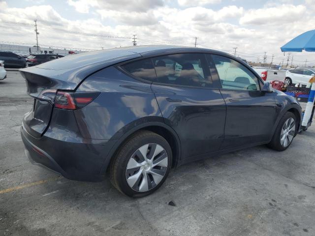 7SAYGDEE3RA222881 - 2024 TESLA MODEL Y GRAY photo 3