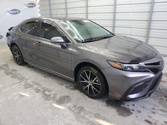 4T1T11AKXRU844371 - 2024 TOYOTA CAMRY SE NIGHT SHADE GRAY photo 4