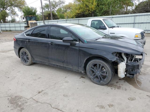 3FA6P0HD8KR282927 - 2019 FORD FUSION SE BLACK photo 4