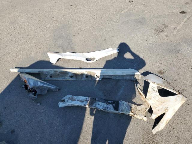 JTDKARFUXG3517531 - 2016 TOYOTA PRIUS 白色 照片 12