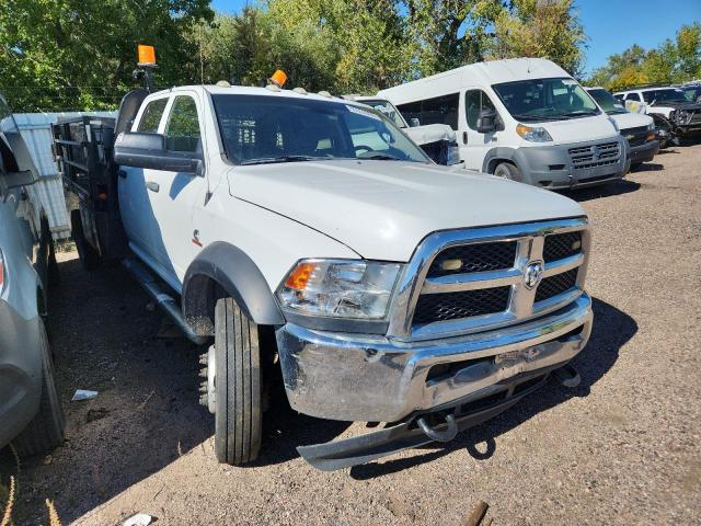 3C7WRNFL6JG162536 - 2018 RAM 5500 Blanco foto 4
