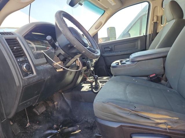 3C7WRNFL6JG162536 - 2018 RAM 5500 Blanco foto 7