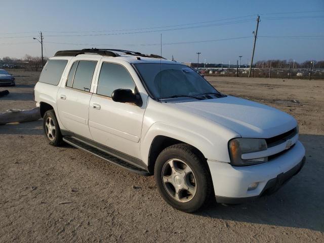 1GNET16S556185668 - 2005 CHEVROLET TRAILBLAZE EXT LS WHITE photo 4