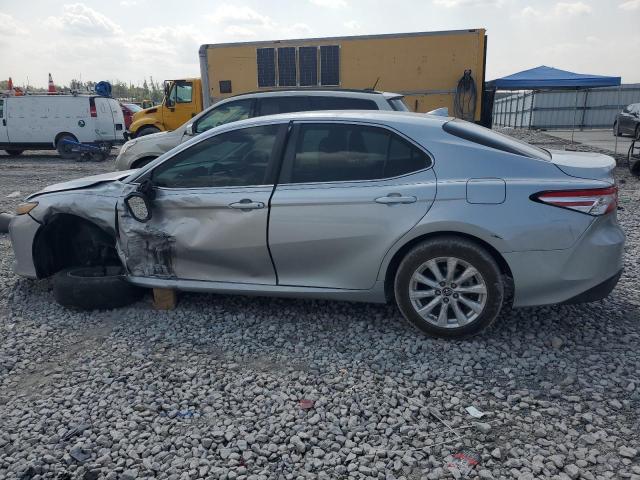 4T1B11HK0KU784818 - 2019 TOYOTA CAMRY L ვერცხლისფერი ფოტო 2