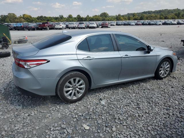 4T1B11HK0KU784818 - 2019 TOYOTA CAMRY L ვერცხლისფერი ფოტო 3
