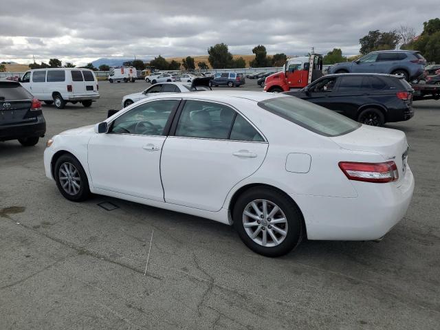 4T1BK3EK4BU623823 - 2011 TOYOTA CAMRY SE Սպիտակ լուսանկար 2