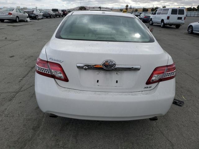 4T1BK3EK4BU623823 - 2011 TOYOTA CAMRY SE Սպիտակ լուսանկար 6