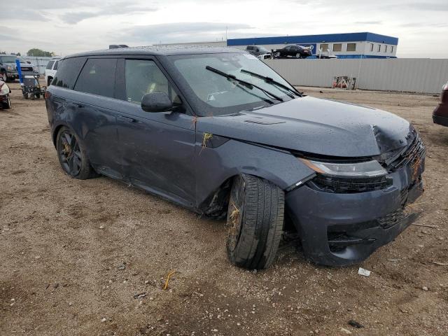 SAL1P9EUXRA188235 - 2024 LAND ROVER RANGE ROVE SE BLUE photo 4