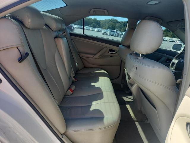 4T1BF3EK4BU688269 - 2011 TOYOTA CAMRY BASE WHITE photo 10