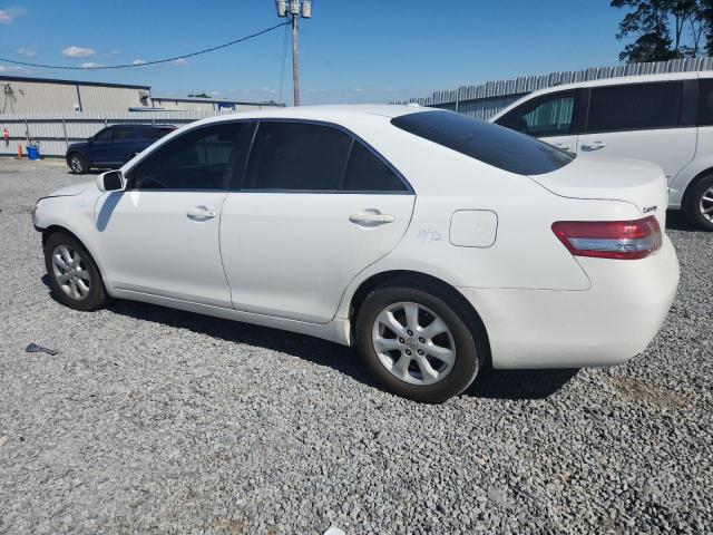 4T1BF3EK4BU688269 - 2011 TOYOTA CAMRY BASE WHITE photo 2