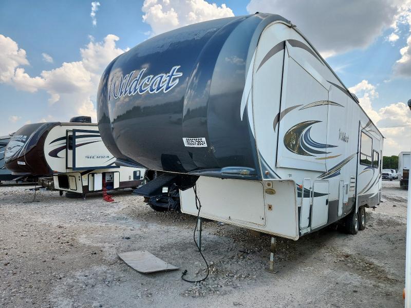 4X4FWCH2XEV027369 - 2014 FOREST RIVER WILDCAT M-24RG TWO TONE photo 2